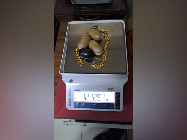 Capsules and chains seized by customs at Kochi airport (Photo/ANI)