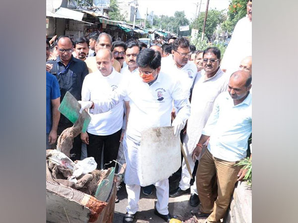 Union Minister Piyush Goyal participates in 'Swachhata Hi Seva' campaign. (Photo/X @PiyushGoyal)