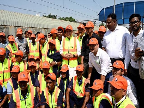 Ashwini Vaishnaw launches ‘14 Minute Miracle Cleaning’ for Vande Bharat Express (Photo/ANI)