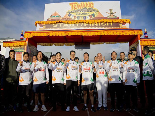 Union Minister Kiren Rijiju, Arunachal CM Pema Khandu at Tawang Marathon (Photo/X@adgpi)