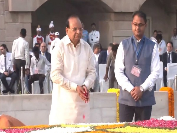 Delhi-LG pays tribute to Mahatma Gandhi at Rajghat (Photo/ANI)