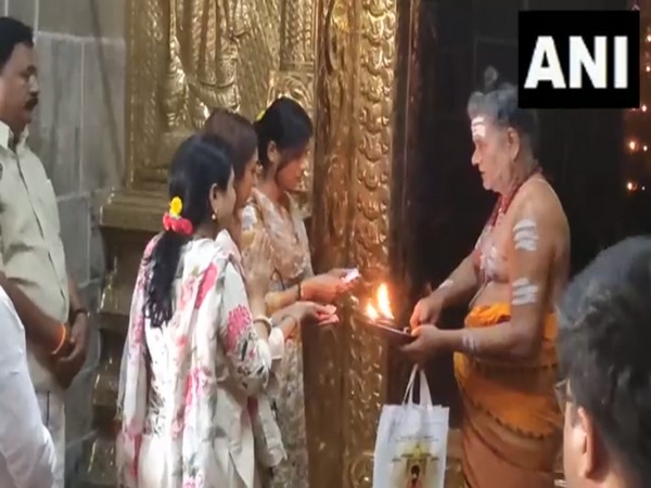 Tamil Nadu CM's daughter Senthamarai Stalin offers prayers at Sattainathar Temple in Sirkazhi. (Photo/ANI)