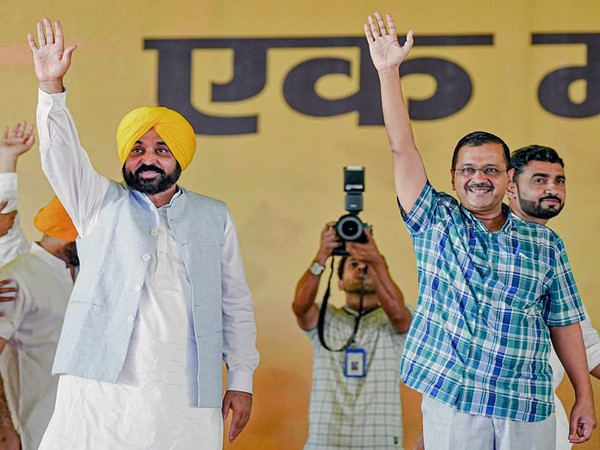 Punjab CM Bhagwant Mann and Delhi CM Arvind Kejriwal (File Photo/ANI)