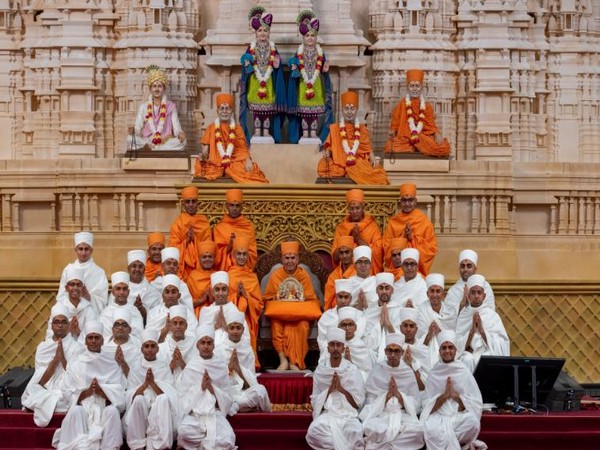 In a first-of-its-kind event in the USA, over 30 American youths become Hindu Swamis (monks). (Photo: BAPS North American HQ)