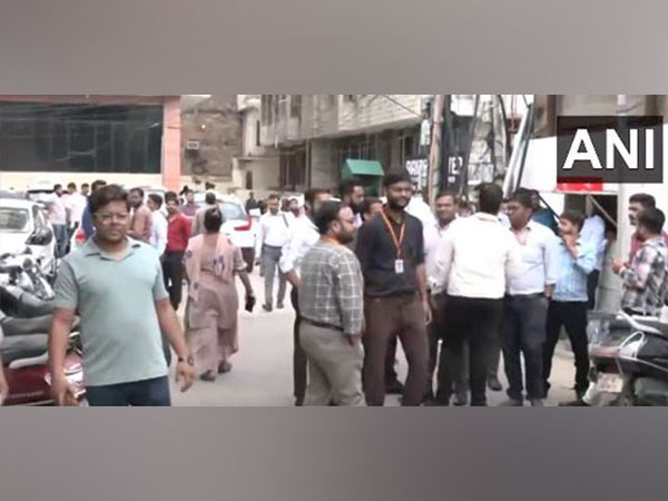 People, especially office-goers, were forced to flee their offices after tremors in Delhi-NCR (Photo/ANI)