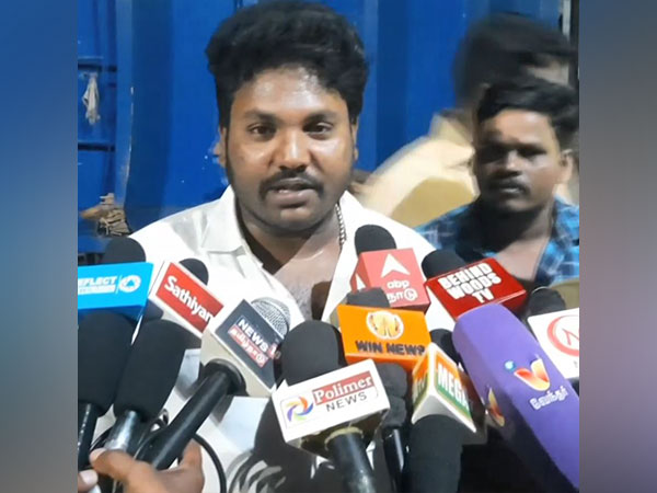 An eyewitness said he saw a guard jumping from the train (Photo/ANI)