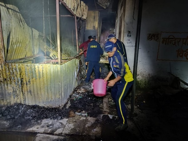 SDRF team conduct rescue operation in Gaurikund area of Rudraprayag (Image/ANI)