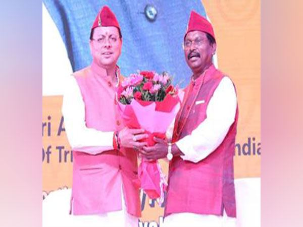Uttarakhand Chief Minister Pushkar Singh Dhami with Union Minister for Tribal Affairs Arjun Munda (Photo- Ministry of Tribal Affairs/PIB)