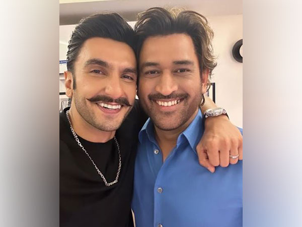Ranveer Singh with MS Dhoni (Image Source: Instagram)