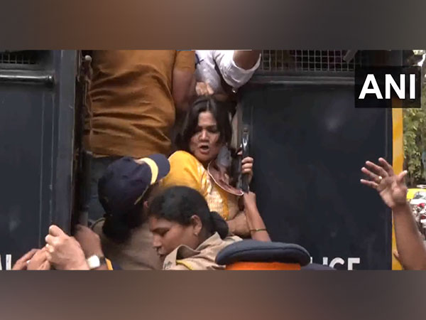 AAP workers detained by police in Maharashtra (Photo/ANI)