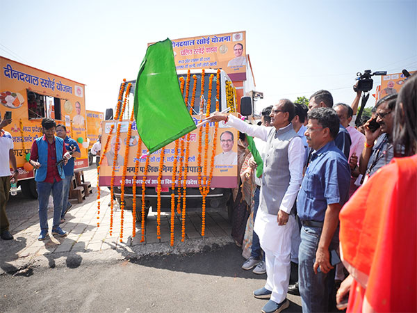 MP CM Shivraj Singh Chouhan flagging off Mobile Kitchen Centres (Photo/X)
