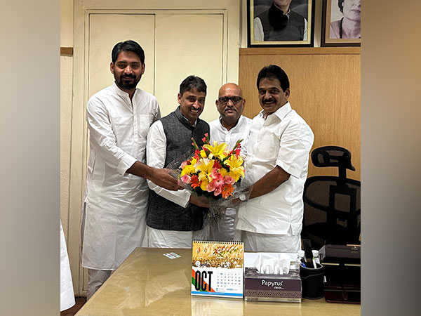 Imran Masood meets KC Venugopal at AICC office (Photo/ANI)