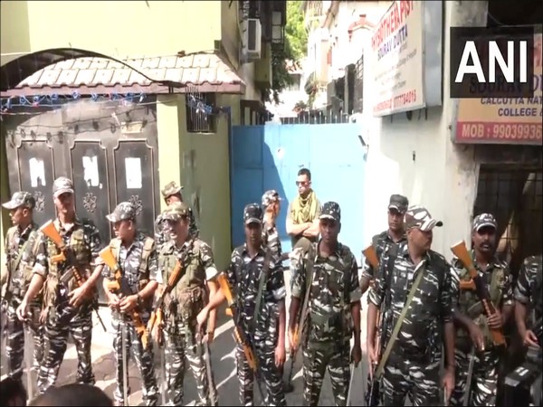 Visuals from outside Kolkata Mayor's residence. (Photo/ANI)