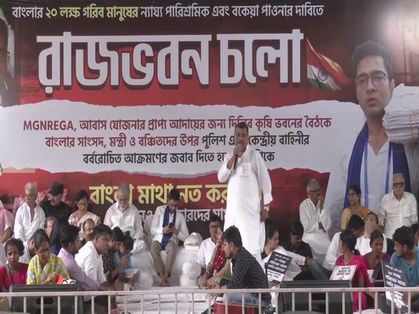 Abhishek Banerjee at Rajbhavan Chalo protest site (Photo/ANI)