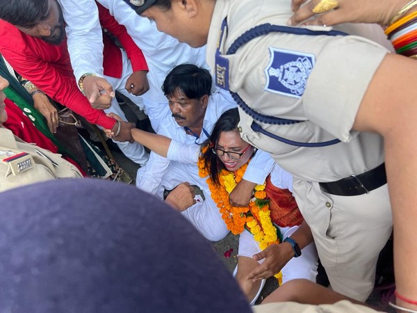 Nisha Bangre is being taken into police custody (Photo/ANI)