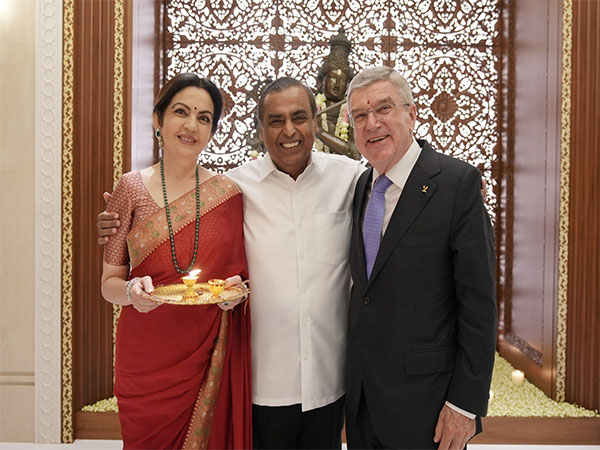Nita Ambani, Mukesh Ambani and IOC president Thomas Bach (Image: Reliance Foundation) 