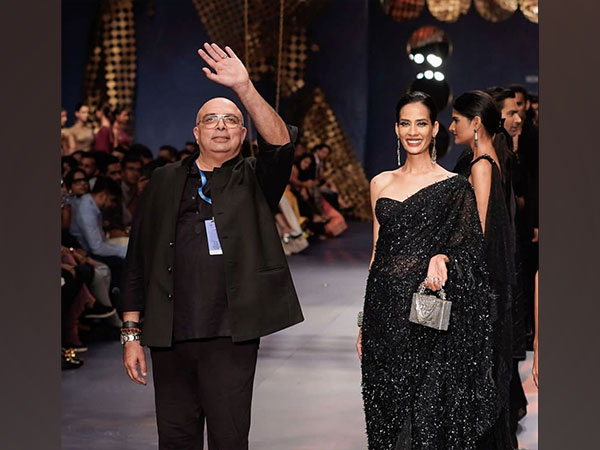 Tarun Tahiliani at Lakme Fashion Week (Image source: LFW 2023)