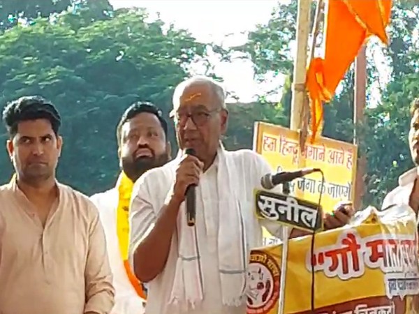 Congress Leader Digvijaya Singh (Photo/ANI)