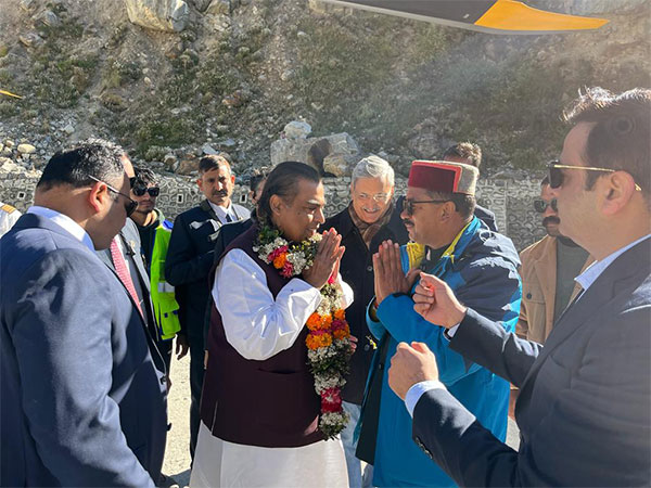 Reliance Industries chairman Mukesh Ambani and Vice President of Badrinath-Kedarnath Temple Committee Kishore Pawar (Photo/ANI)