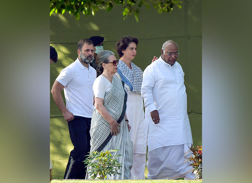 Congress President Mallikarjun Kharge along with party leaders Sonia Gandhi, Rahul Gandhi and Priyanka Gandhi Vadra (Photo/ANI)
