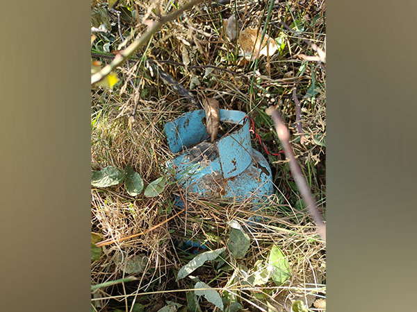Suspicious gas cylinders found in Kupwara (Image/ANI)