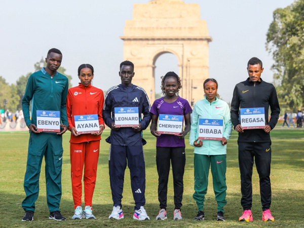 Elite athletes at the Iconic India Gate (Image: Delhi Half Marathon) 