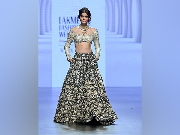 Diana Penty (Image source: LFW 2023)