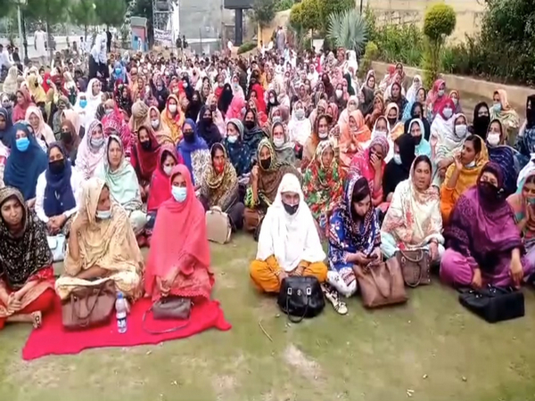 Women Health care workers staging protest in Muzaffarbad (Photo/ANI)