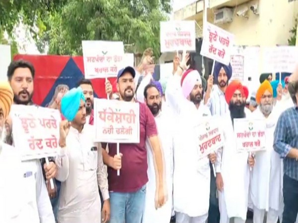 Supporters of former Congress MLA Kulbir Singh Zira stage protest (Photo/ANI)