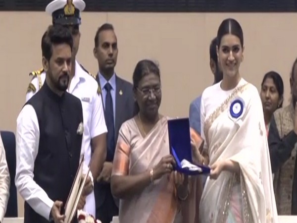 Union Minister Anurag Thakur, President Murmu, Kriti Sanon (ANI Photo)