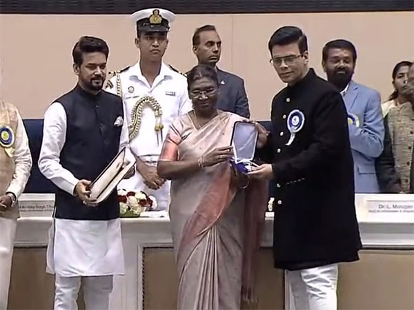 Union Minister Anurag Thakur, President Murmu, Karan Johar (Image: Twitter/PIB)