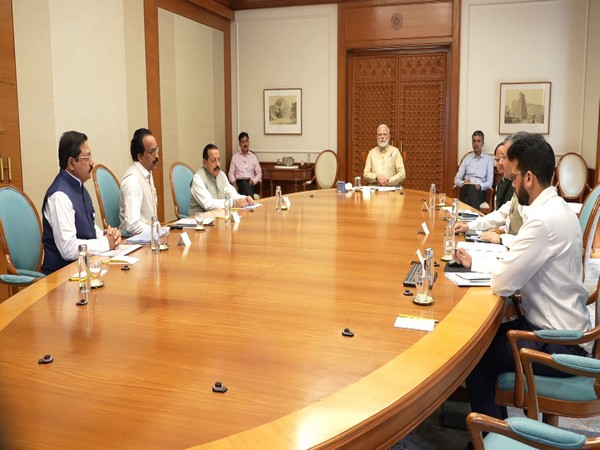 PM Modi reviewed readiness of Gaganyaan mission (Photo: PMO)