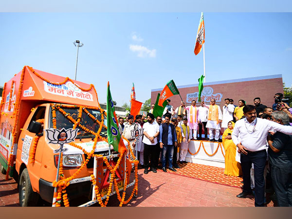 MP CM Shivraj Singh Chouhan and BJP state chief VD Sharma flagging off the vehicles (Photo/X)