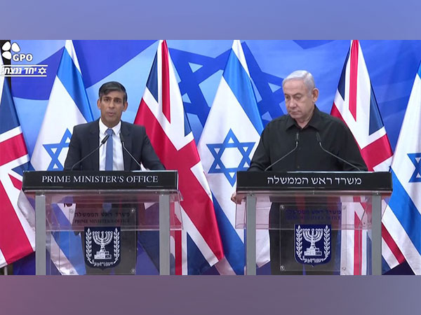 Israeli PM delivers joint statement alongside his British counterpart (Source: Reuters)