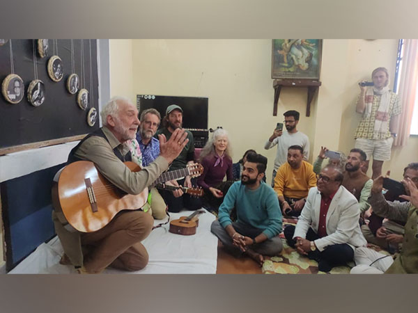 Australian and Indian musicians in Shimla (Photo/ANI)