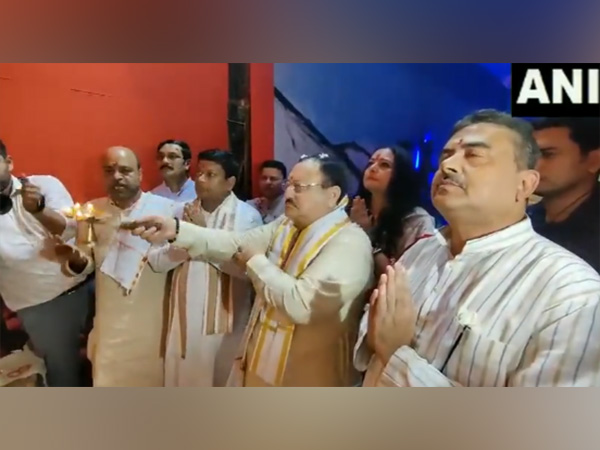BJP National President JP Nadda offering aarti at puja pandal in Howrah (Photo/ANI)