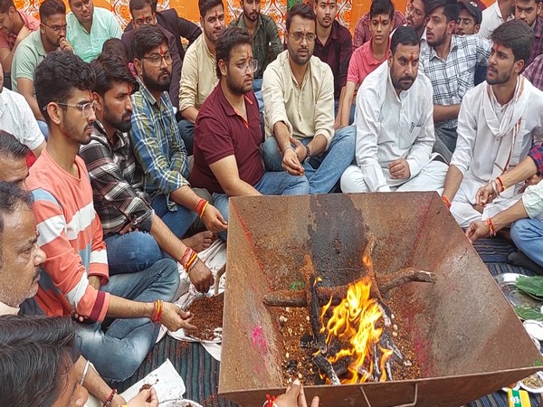 AMU students perform yagya for world peace (Image/ANI)