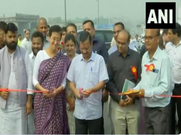 Delhi CM Kejriwal inaugurates  Sarai Kale Khan flyover extension (Photo/ANI)