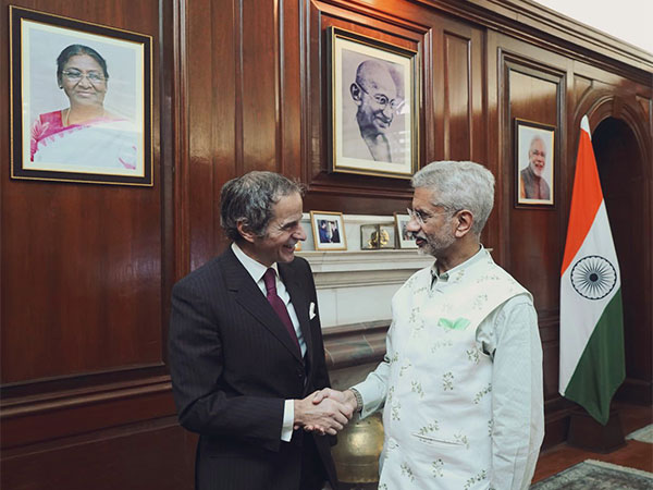 EAM Jaishankar meets IAEA Director General Rafael Grossi (Source: Twitter/@DrSJaishankar)