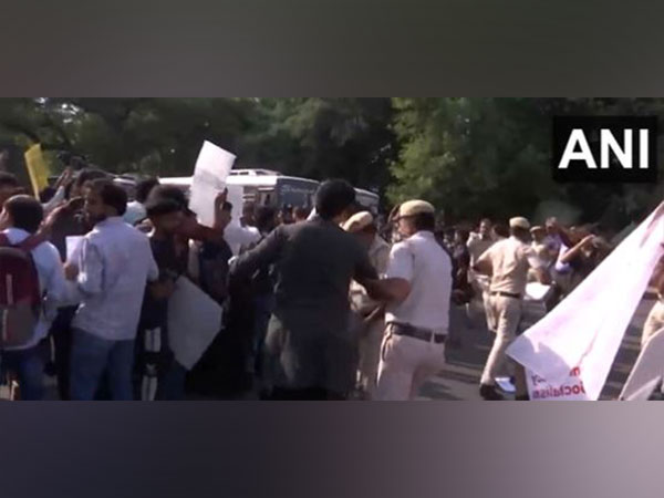 SFI members holding Pro-Palestine demonstration detained in Delhi (Photo/ANI)