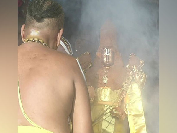 A priest offering prayers to deities in Tirupati (Image/ANI)