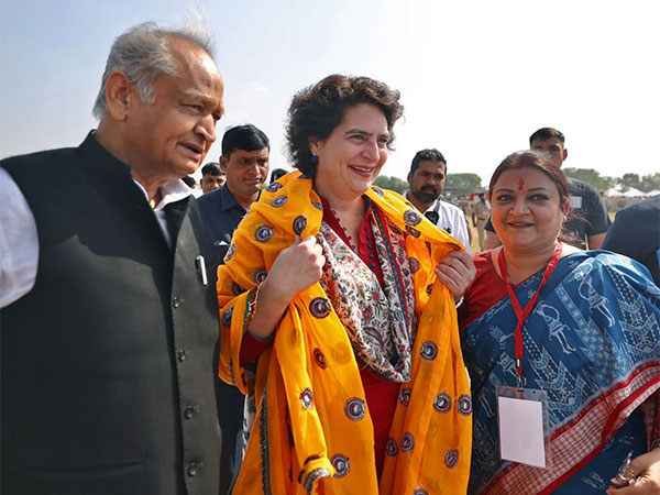 Congress leader Priyanka Gandhi with Rajasthan CM Ashok Gehlot (File Photo/ANI)
