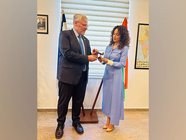 Kangana Ranaut with Israeli envoy Naor Gilon (Image Source: Instagram)