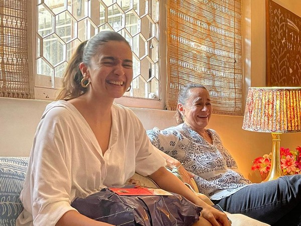 Alia Bhatt, Soni Razdan (Image source: Instagram)