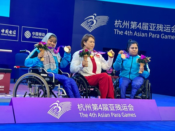 Powerlifting athletes Zainab, Rajkumari in podium after winning silver and bronze in Asian Para Games (Image: PCI)