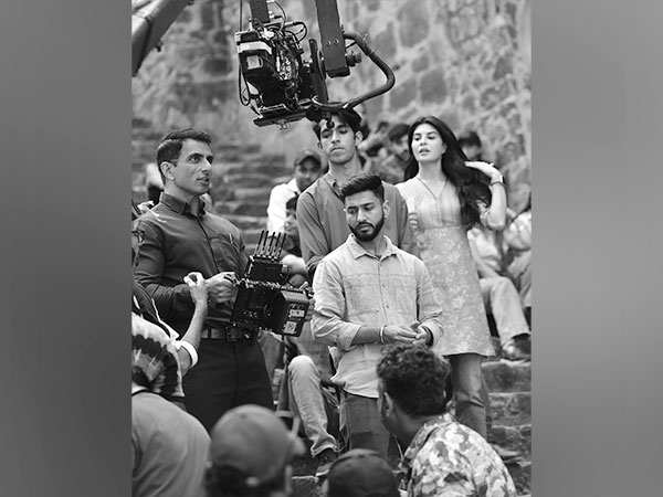 Sonu Sood, Jacqueline Fernandez (Image Source: Instagram)