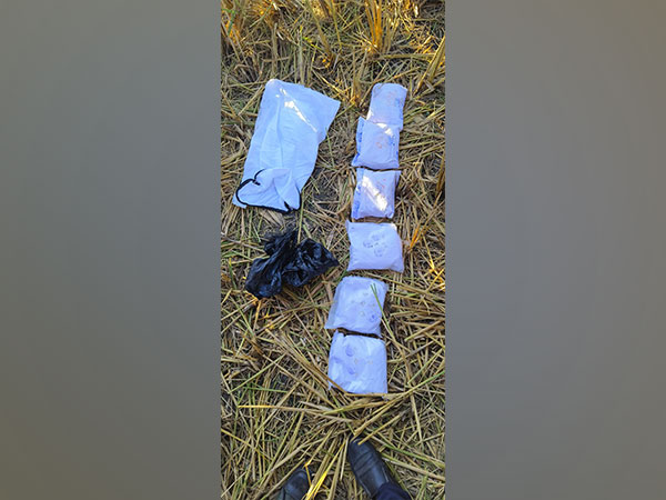 BSF recovers contrabands in Punjab's Gurdaspur (Photo/ANI)