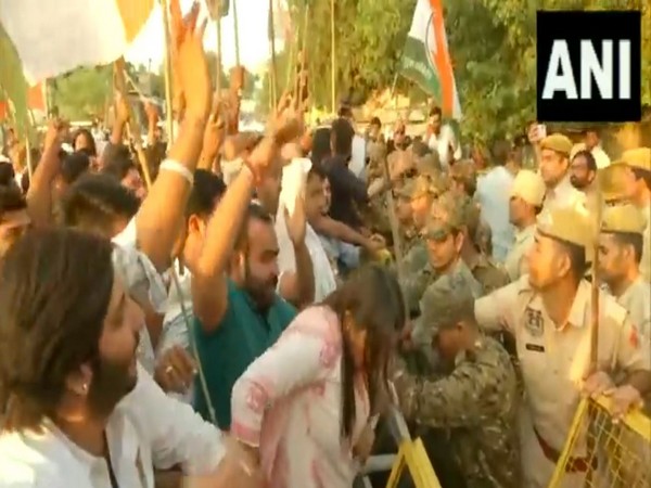 Congress workers protest in Jaipur against ED raids (Image/ANI)