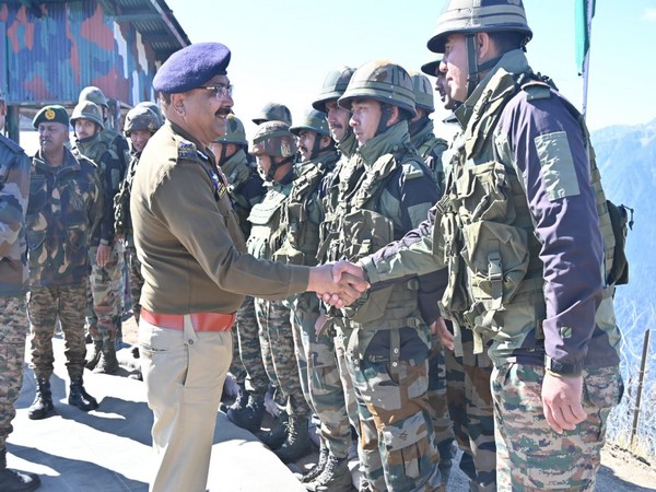 JK DGP Dilbag Singh visits forward areas in Keran Sector of Kupwara (Image/ANI)