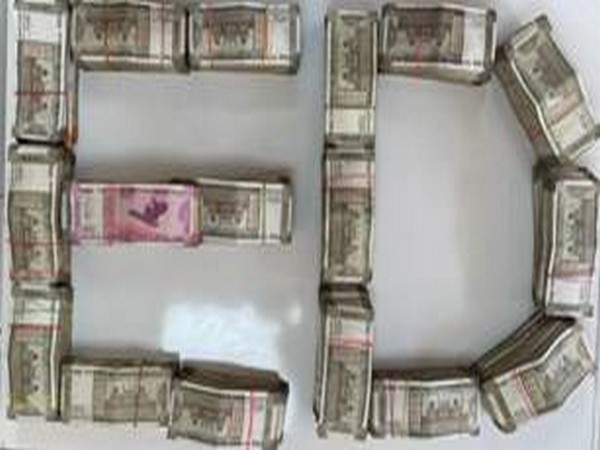 Money seized in raids (Photo/ANI)
